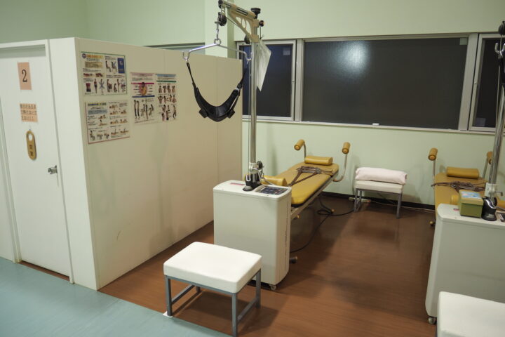 能動型自動間欠牽引装置（頸椎・腰椎）